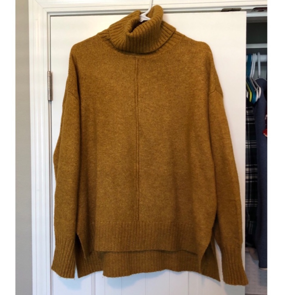 H&M Mustard Oversized Turtleneck Sweater Small